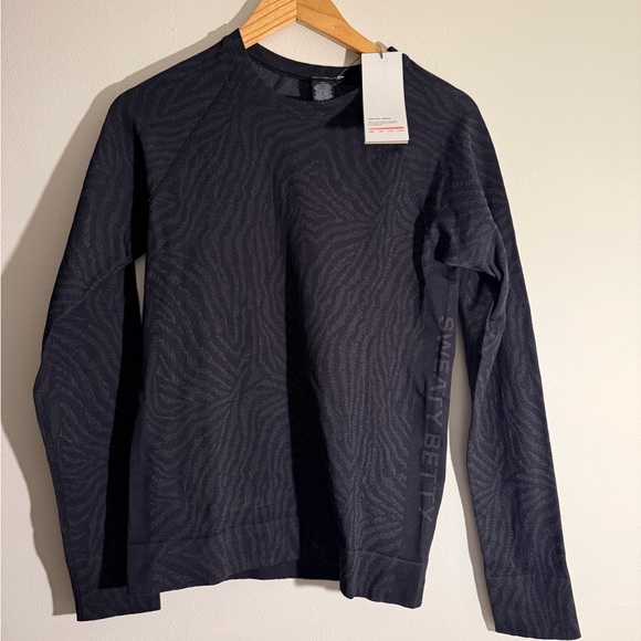 Sweaty Betty Animal Crew Neck Base Layer Top in Black Zebra Lines Jacquard - Picture 6 of 10